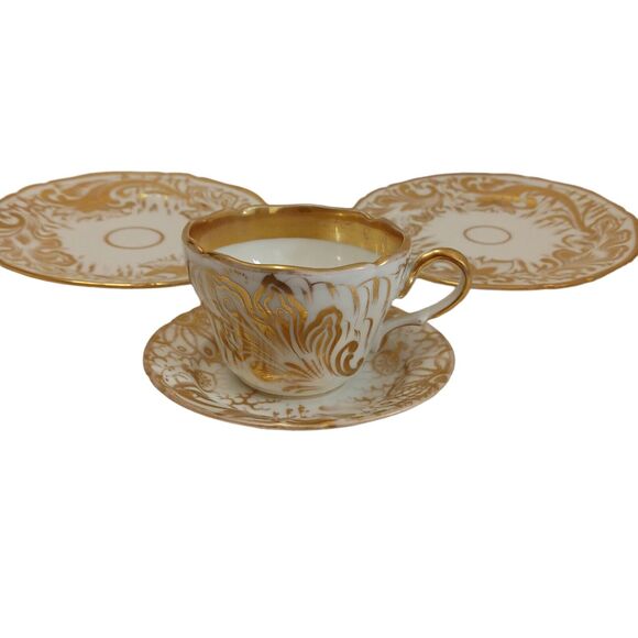 4 Pieces 24k Gold Hand Painted TEA CUP SAUCERS SET Scalloped Hollywood Regency - Picture 8 of 16